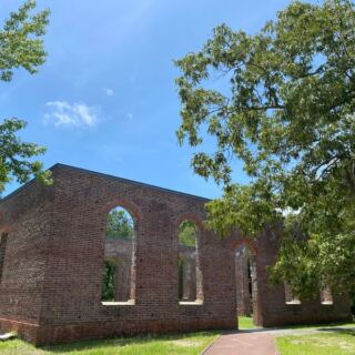 This Abandoned North Carolina Town Still Has Crumbling Walls You Can Walk Among Today