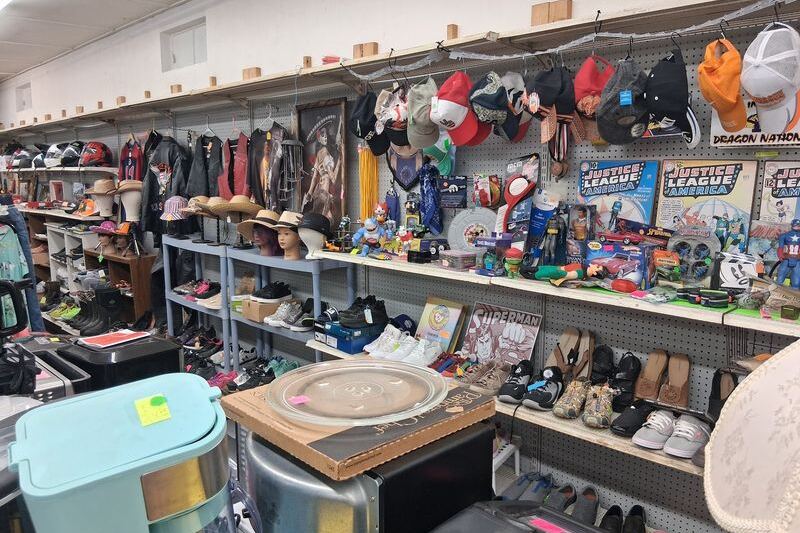 Go Bargain Hunting at This Flea Market in Jamestown, Tennessee