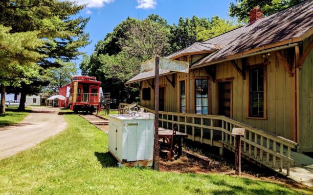 Warm Apple Butter Simmers In Copper Kettles All Day At This Ohio Festival Farm In Burton
