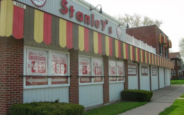 8 Ohio Butcher Shops Where You’ll Want A Cooler For The Homemade Sausage