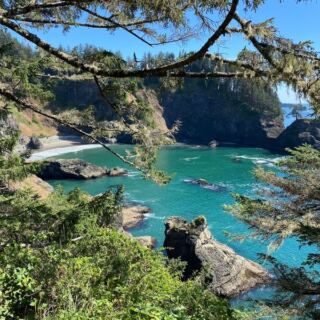 This Hidden Stretch of the Oregon Coast Hides Natural Rock Bridges Most Visitors Drive Right Past