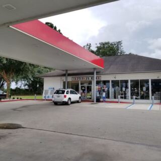 7 Florida Gas Station Kitchens Serving Fried Chicken Locals Swear Beats the Chains