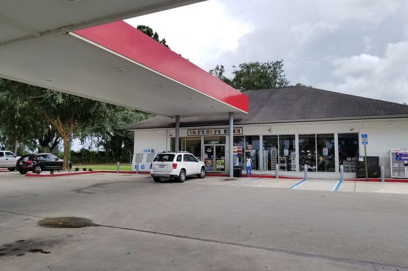 7 Florida Gas Station Kitchens Serving Fried Chicken Locals Swear Beats the Chains