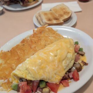 10 Oregon Small-Town Diners for a Hearty Breakfast