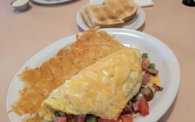 10 Oregon Small-Town Diners for a Hearty Breakfast