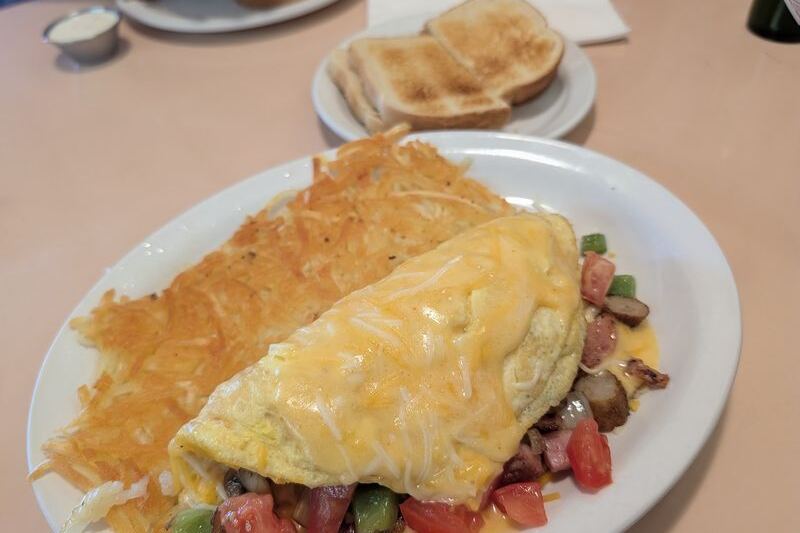 10 Oregon Small-Town Diners for a Hearty Breakfast