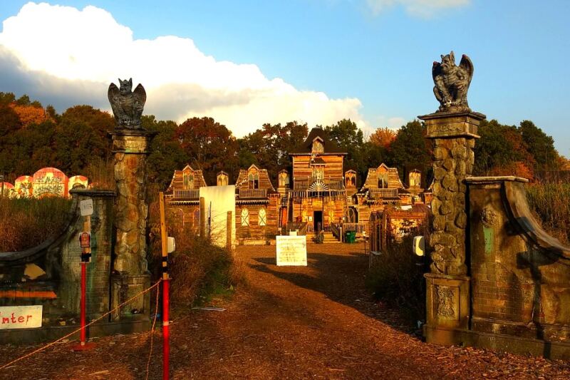 This Michigan Haunted Manor Has a Creepy Asylum, House of Wax, and Haunted Hayride