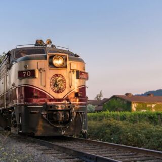 A Four-Course Meal Rolls Through Wine Country on This Restored California Train