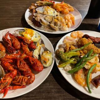 Head to This Madison, Wisconsin Buffet for All-You-Can-Eat Crawfish, Butterfly Shrimp, and Sushi