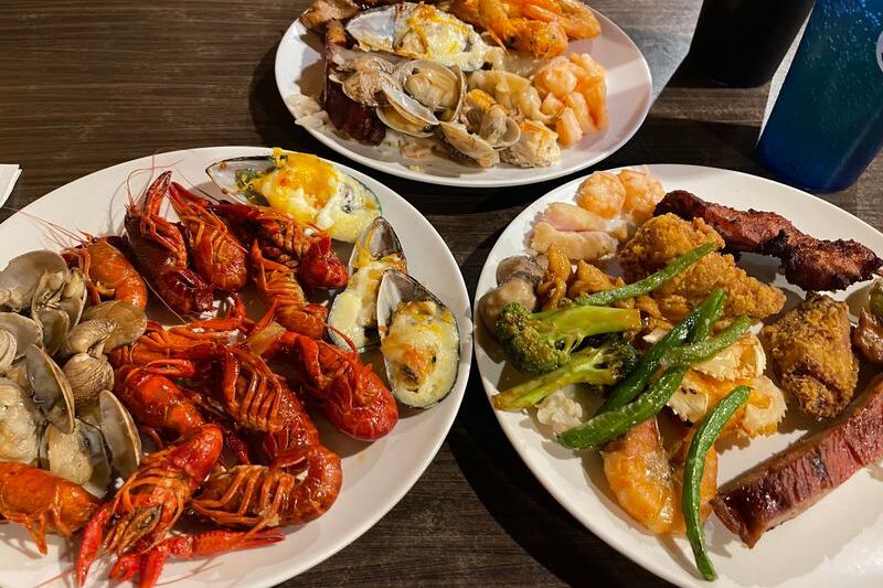 Head to This Madison, Wisconsin Buffet for All-You-Can-Eat Crawfish, Butterfly Shrimp, and Sushi