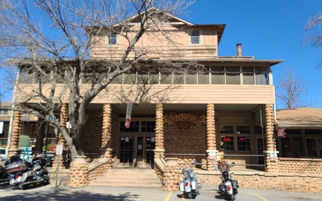 This Century-Old Medicine Park Restaurant Serves Country Fried Chicken With Bread the Size of Your Hand
