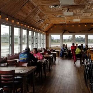 On Morehead City’s Harbor, This Long-Running North Carolina Seafood Spot Serves Fresh Catches Worth The Return Drive