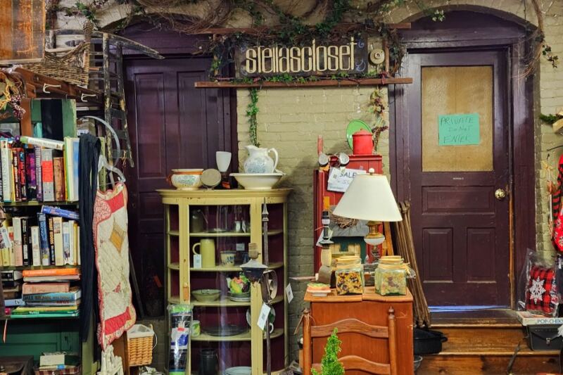 This Pennsylvania Antique Mall Has 3 Floors of Hidden Treasures