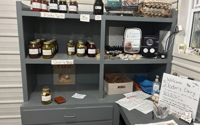 Squeaky Cheese Curds and Same-Morning Milk Wait at This Honor-System Dairy Shop Near Tulsa