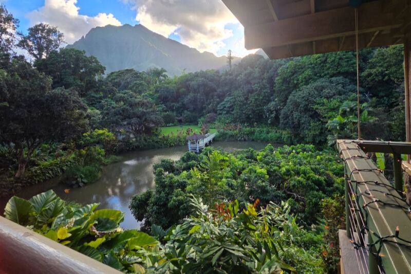 This Hawaii Restaurant Serves Giant Prime Rib With Breathtaking Mountain Views