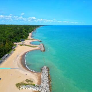 This Quiet Lake Michigan Beach In Illinois Is The Day Trip People Keep Repeating