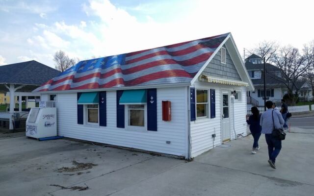 A Short Ferry Ride From Port Clinton Puts You On Put-in-Bay’s Quiet Off-Season Streets