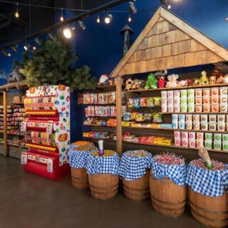 Sweet Tooth Road Trip: 8 Old-Fashioned Tennessee Candy Shops Still Making Fudge