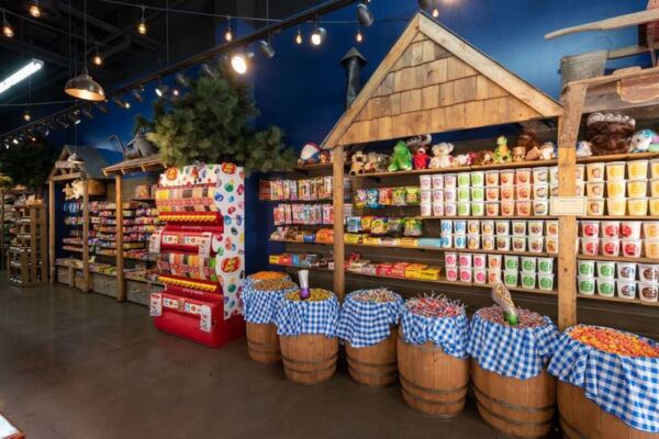 Sweet Tooth Road Trip: 8 Old-Fashioned Tennessee Candy Shops Still Making Fudge