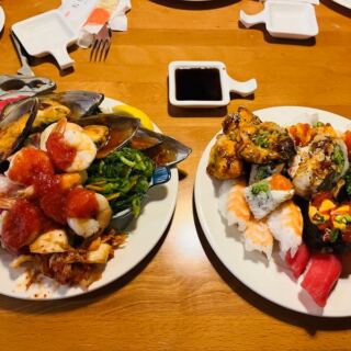 Lunch at This Texas All-You-Can-Eat Spot Means Crab Legs, Made-to-Order Sushi, and Hot Pot for About $21