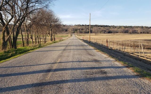 A Strange Gravity Hill Near Oklahoma Roads Pulls Your Parked Car Uphill, According to Local Lore