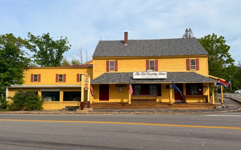 15 New Hampshire Country Stores Where the Food Is Worth the Drive