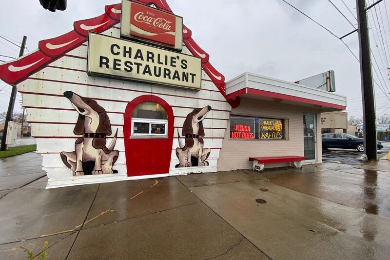 Wait, Ohio Has A Hot Dog Stand Shaped Like A Giant Coney Dog? It’s In Columbus