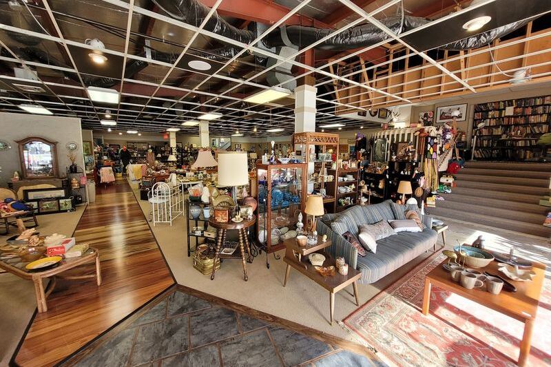 This Wisconsin Vintage Shop Is So Shockingly Cheap That Three One-of-a-Kind Bowls Cost Under $30