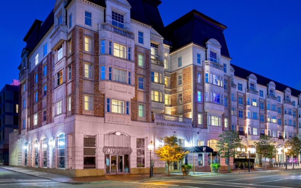 15 Incredible U.S. Hotels Where Your Pets Get the VIP Treatment