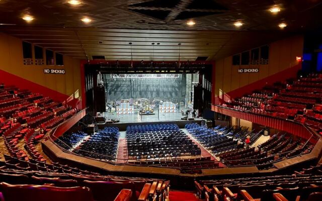 Catch a Concert at the Tulsa Theater, a Four-Story Landmark Full of Old Stories