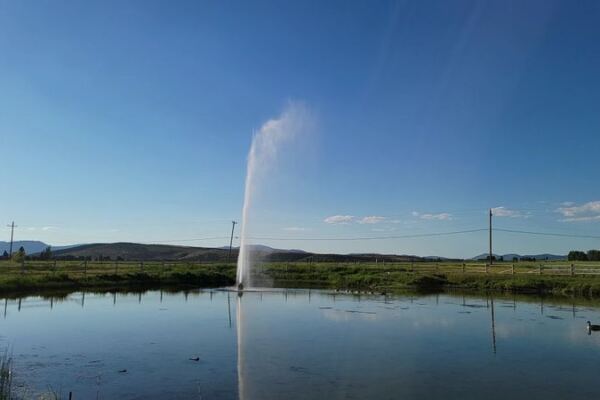 A 1923 Drilling Accident Gave Oregon a Geyser That Still Shoots Skyward Today