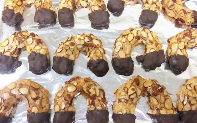 Strudel Dough Still Gets Stretched Paper-Thin By Hand At These 7 Old-World Bakeries In Illinois