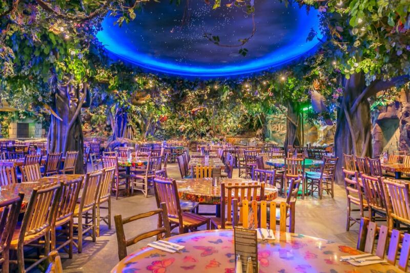 Tropical Décor and Wild Animatronics Turn This Edison Restaurant Into an Adventure