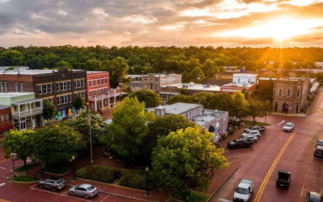 On the El Camino Real Trail, This Texas Town Still Hands You Free Maps to Walk Its Historic Downtown