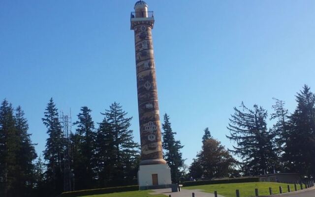The 125-Foot Oregon Column That Just Turned 100 Rewards Everyone Who Climbs to the Top