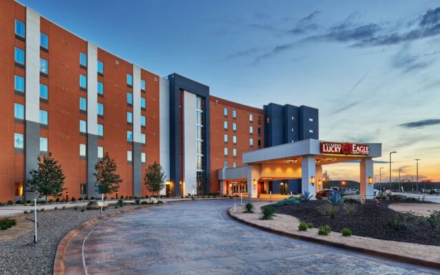 Overlooking the Rio Grande, This Texas Casino Hotel Hides a Buffet Right on the Mexican Border