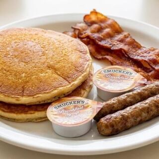 At This Longtime South Carolina Diner, Buttermilk Pancakes and Southern Plates Come Without the Fuss