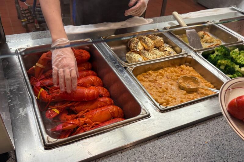 Steamed Lobster, Snow Crab Legs, and Local Oysters Are All Unlimited at This Lakeside Rhode Island Seafood Buffet