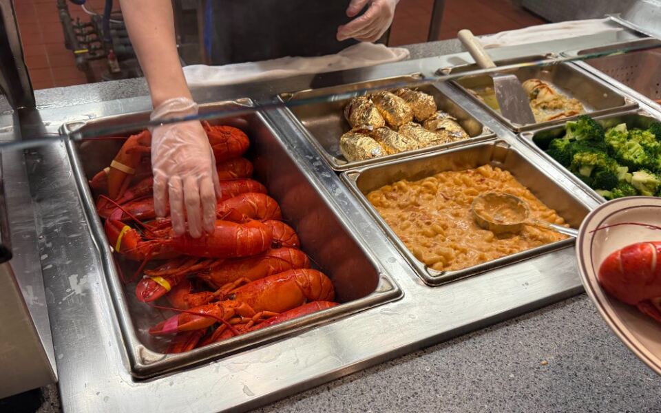 Steamed Lobster, Snow Crab Legs, and Local Oysters Are All Unlimited at This Lakeside Rhode Island Seafood Buffet