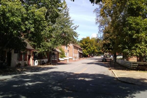 Older Than the State Itself, This North Carolina Town Still Lets You Walk Its 1700s Streets for Free