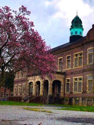 Ghost Hunters Say This Abandoned Pennsylvania Institution Gets Even Creepier After Dark