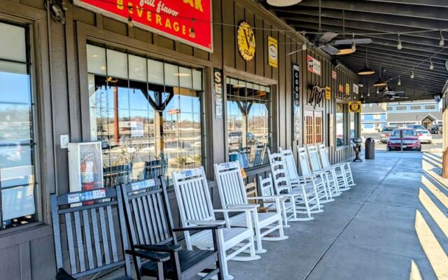 Old-Fashioned Candy, Rocking Chairs, and Southern Comfort Food Await at This Minnesota Country Store
