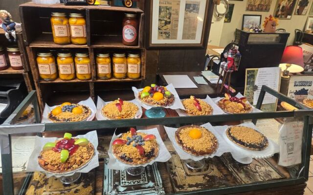 This New Jersey Cafe Serves Blueberry Pancakes And Homemade Pies In A Nostalgic Setting