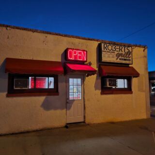 This Little Route 66 Counter Diner in Oklahoma Still Smashes Onion Burgers the Old-School Way