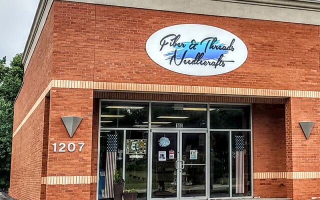 10 Small-Town Illinois Yarn Shops Still Stocking The Skeins Big Chains Gave Up On