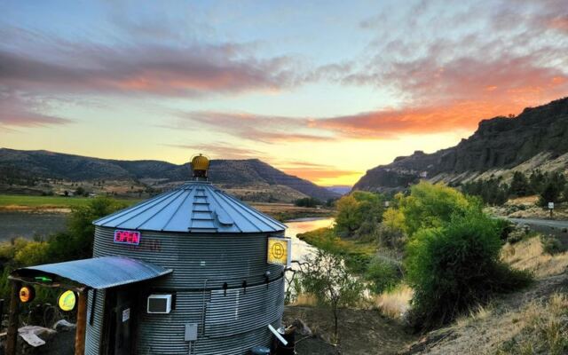 This Back-Road Oregon Hangout Is Tucked Inside a Single Old Grain Silo, and Locals Love It