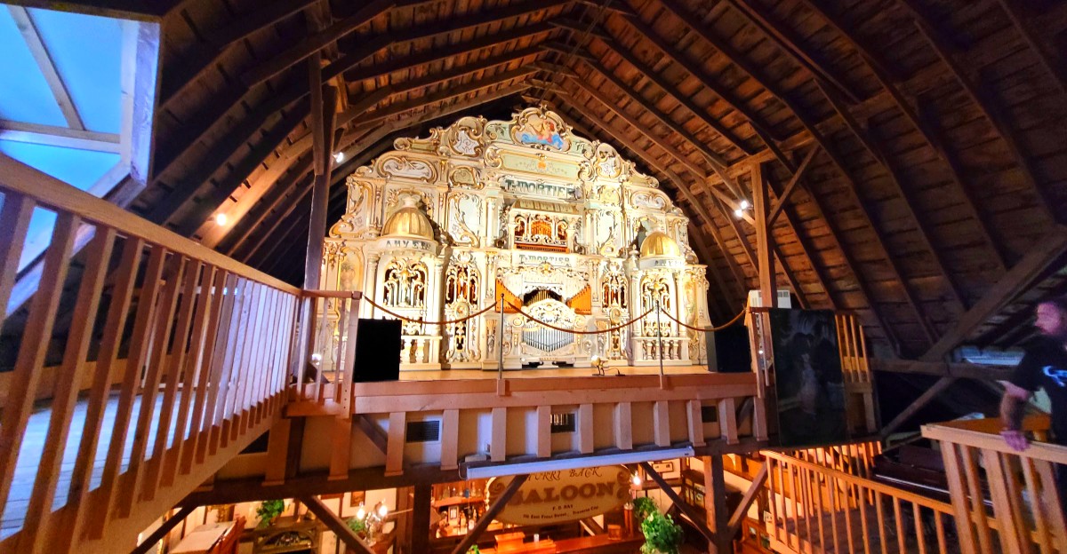 This Michigan Barn Hides a Giant Organ That Plays a Whole Band
