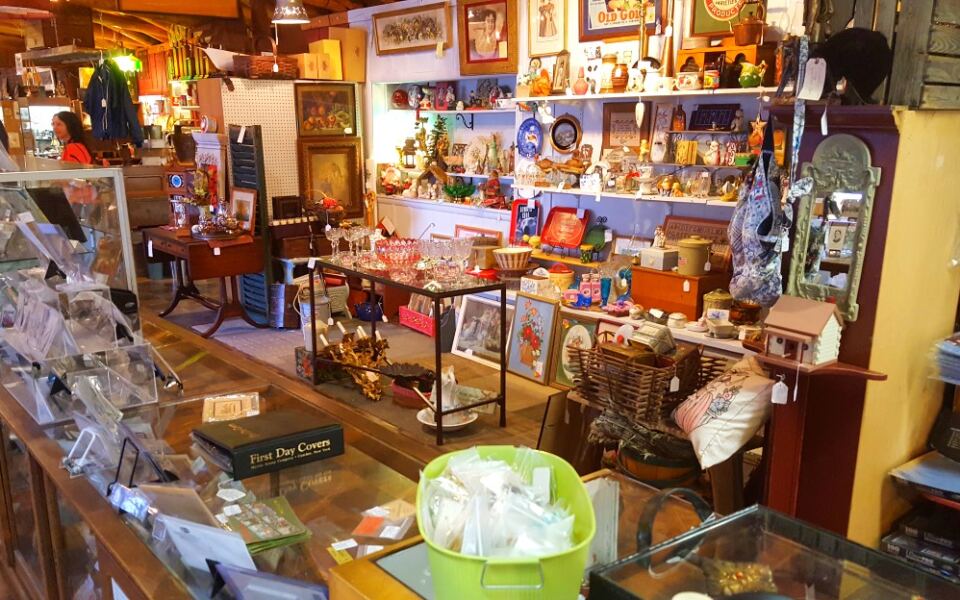This Michigan Antique Mall Has 100+ Booths Full of Vintage Finds