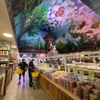 Hand-Pulled Taffy Has Been Stretched For Decades At Minnesota’s Biggest Candy Store Near Jenkins