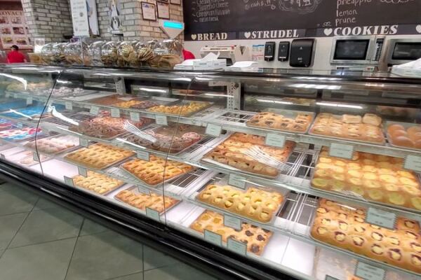 Spend a Saturday Morning Sampling Fresh Kolaches and Smoked Sausage Across These 8 Czech Bakeries Along Texas Highway 77